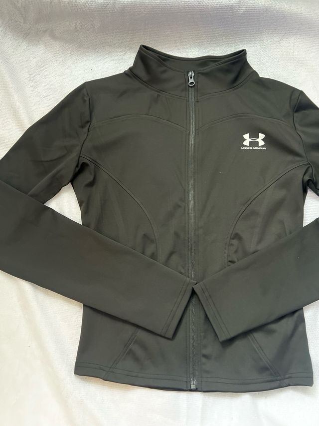 Chaqueta deportiva Under Armour negra