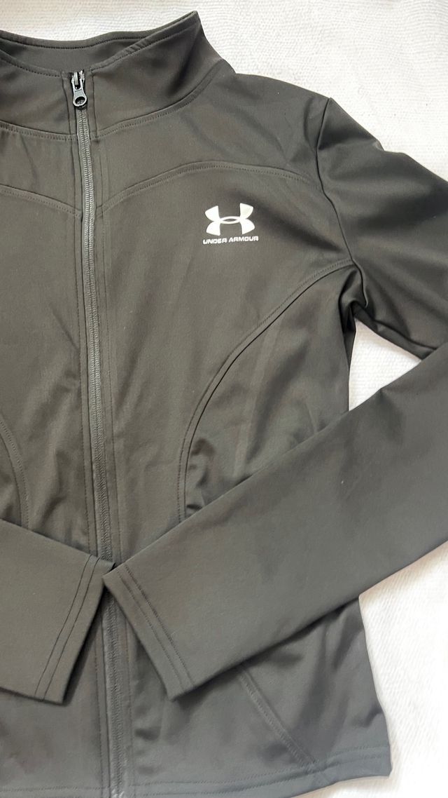 Chaqueta deportiva Under Armour negra