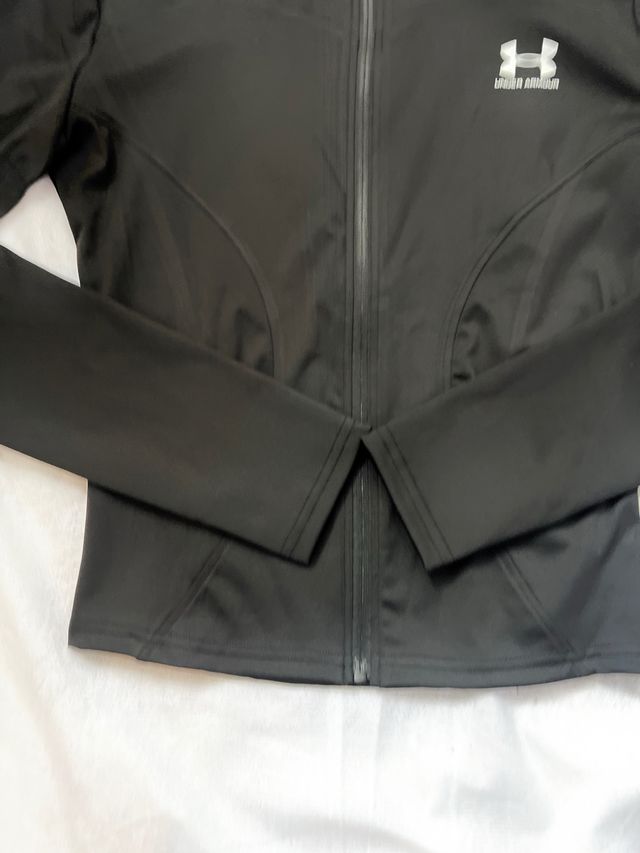 Chaqueta deportiva Under Armour negra