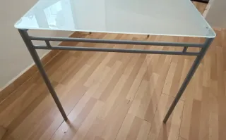 Mesa de salón cristal y metal