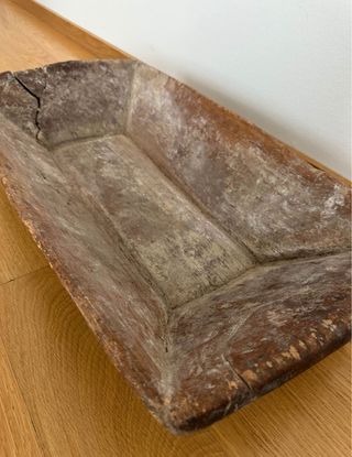 Artesa de madera rústica antigua