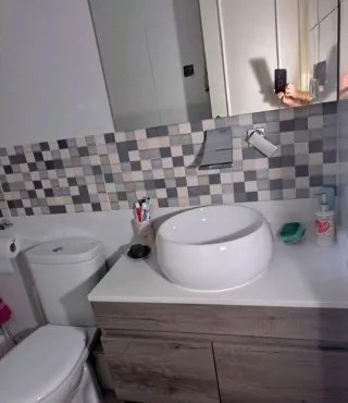 Se alquila habitación individual /doble.