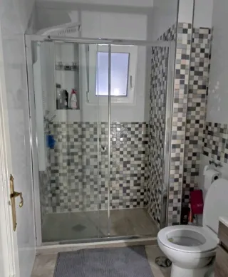 Se alquila habitación individual /doble.