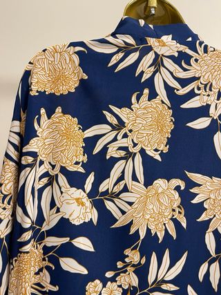 Quimono Pull&Bear floral azul e dourado