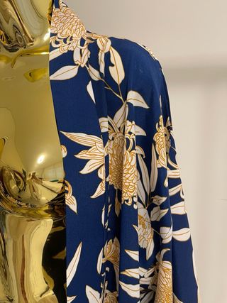 Quimono Pull&Bear floral azul e dourado