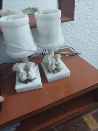Lámparas de mesa con palomas