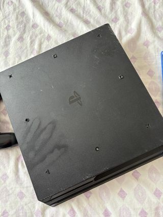 Consola PS4 Pro 1TB + GTA V GRATIS