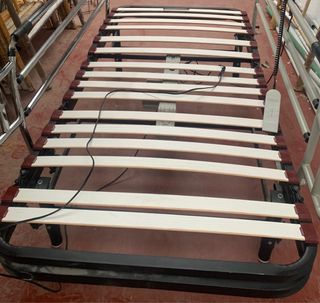Cama articulada 2 zonas con barandillas