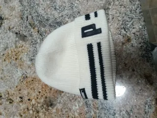Lote de gorros de nieve de marca (Adidas,puma,etc)