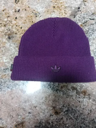 Lote de gorros de nieve de marca (Adidas,puma,etc)