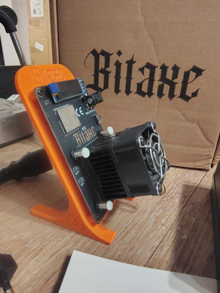 Bitaxe Gamma 601 1.2Th SHA256d 18w-22w  Naranja
