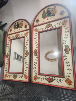 Antiguos espejos pintados a mano