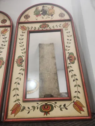 Antiguos espejos pintados a mano