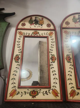 Antiguos espejos pintados a mano