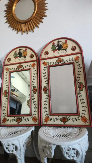 Antiguos espejos pintados a mano