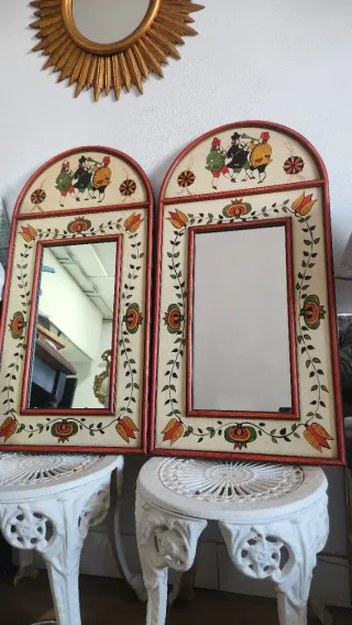 Antiguos espejos pintados a mano