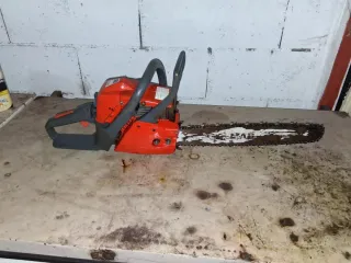 Motosierra Potente y Manejable