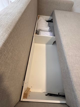 Sofá cama beige poco uso