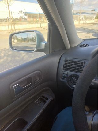 Volkswagen Golf 2000