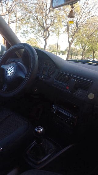 Volkswagen Golf 2000