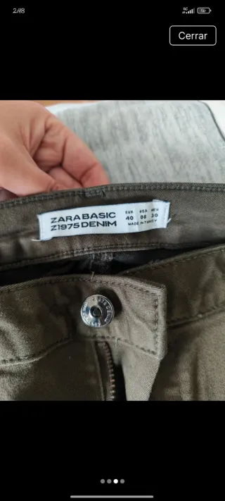 Pantalones verdes estilo motero