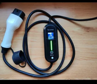 Cargador para Coche Eléctrico o híbrido enchufable