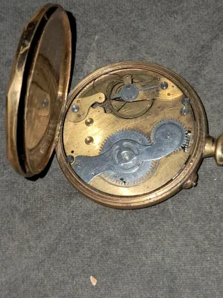 Reloj de bolsillo antiguo