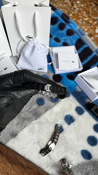 Pulsera Lacoste Negra y Plateada