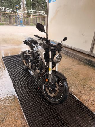 Honda CB 125R 2018 Negra/Plata