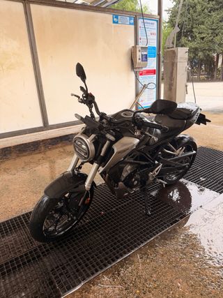 Honda CB 125R 2018 Negra/Plata