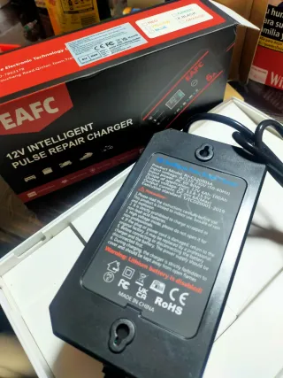 Cargador Baterías EAFC 6A Coche/Moto,ETC. AGM,A ES