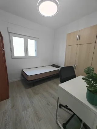 Alquilo Habitación junto Bulevar Salvador Allende