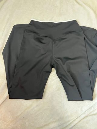 Alo Yoga Pantalones Acampanados Negros