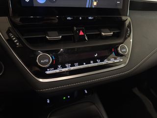 TOYOTA COROLLA SEDAN 1.8 HYBRID STYLE PLUS E-CVT 140 4P