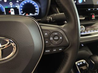 TOYOTA COROLLA SEDAN 1.8 HYBRID STYLE PLUS E-CVT 140 4P