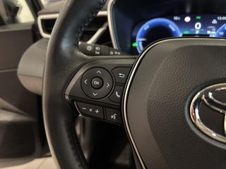 TOYOTA COROLLA SEDAN 1.8 HYBRID STYLE PLUS E-CVT 140 4P