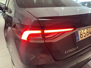 TOYOTA COROLLA SEDAN 1.8 HYBRID STYLE PLUS E-CVT 140 4P