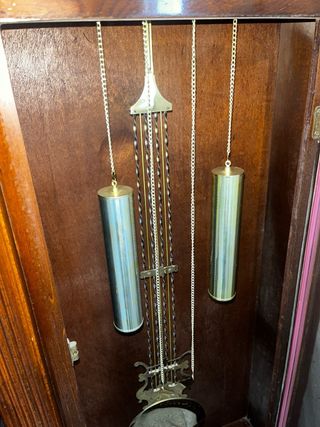 Reloj de pie clásico madera