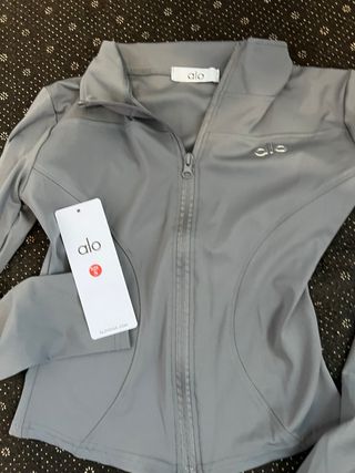 Chaqueta deportiva Alo Yoga gris
