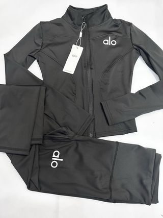 Conjunto Alo Yoga Chaqueta y Leggings Negro