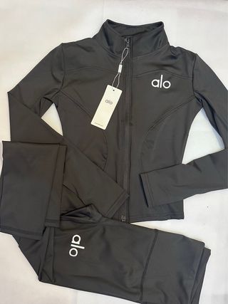 Conjunto Alo Yoga Chaqueta y Leggings Negro