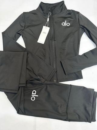 Conjunto Alo Yoga Chaqueta y Leggings Negro