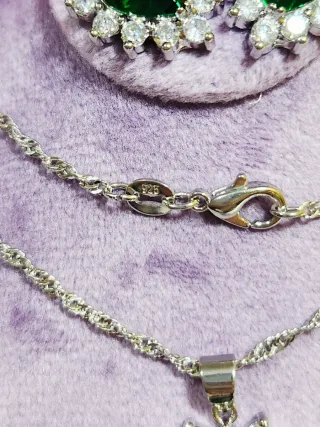 Conjunto Plata: Cadena, Colgante y Pendientes