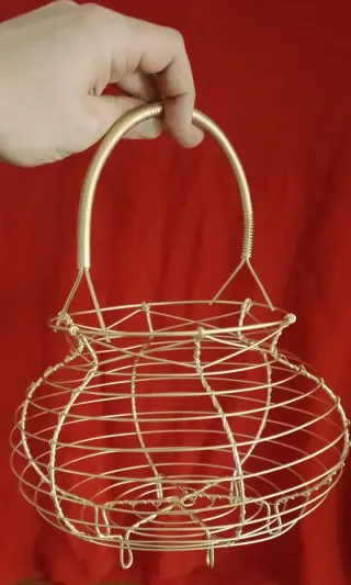 Cesta alambre decoración huevera centro mesa