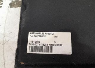 Peugeot 106778 bandeja trasera 96875912zf 5008 2.0