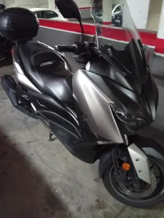 Maxi Scooter Yamaha XMAX Negra/Plata 400cm