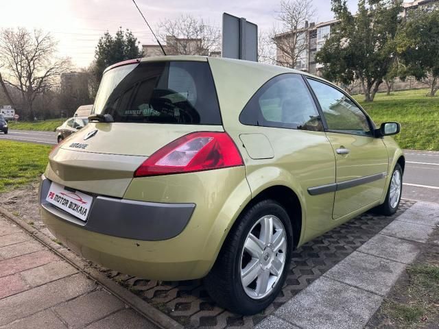 RENAULT Mégane 1.6 16V 3p. Luxe Dynamique