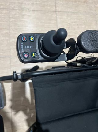 Silla ruedas eléctrica pegable