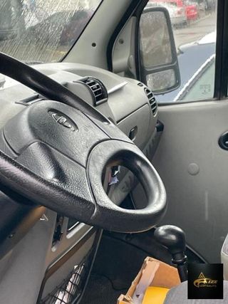 NISSAN interstar