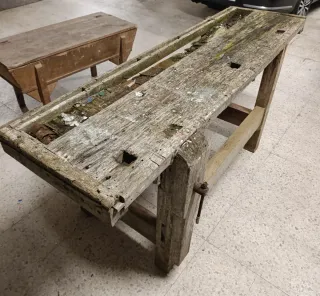 Banco de carpintero antiguo de madera